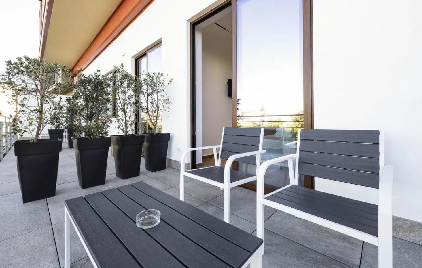 La Brisa Lejlighedshotel Capo dʼOrlando Eksteriør billede