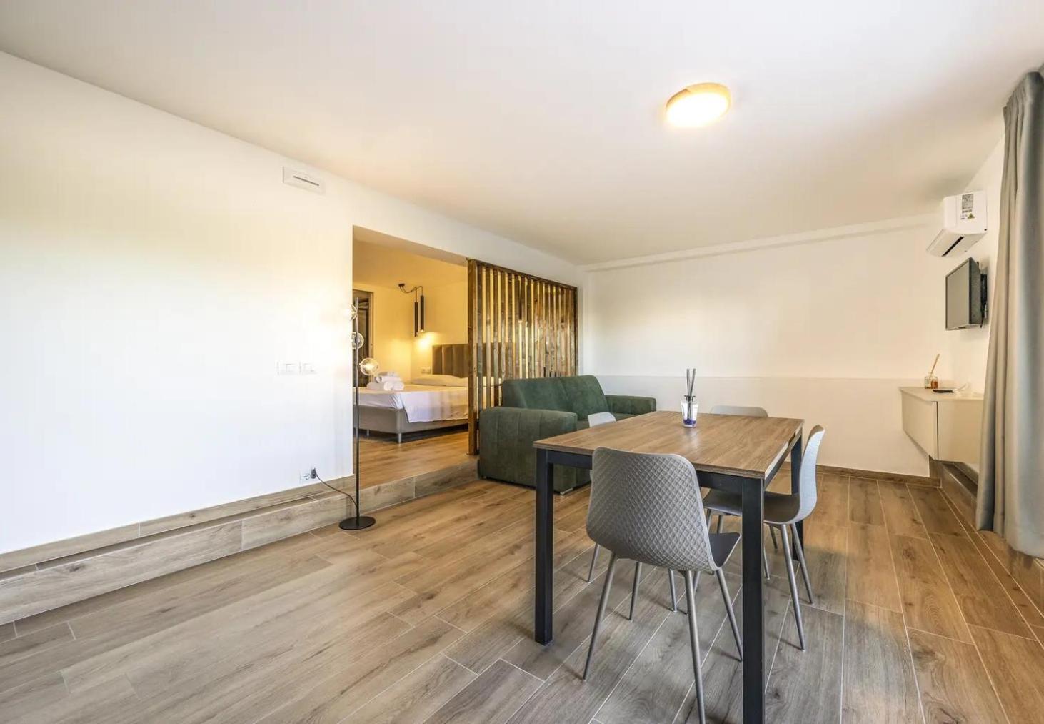 La Brisa Lejlighedshotel Capo dʼOrlando Eksteriør billede