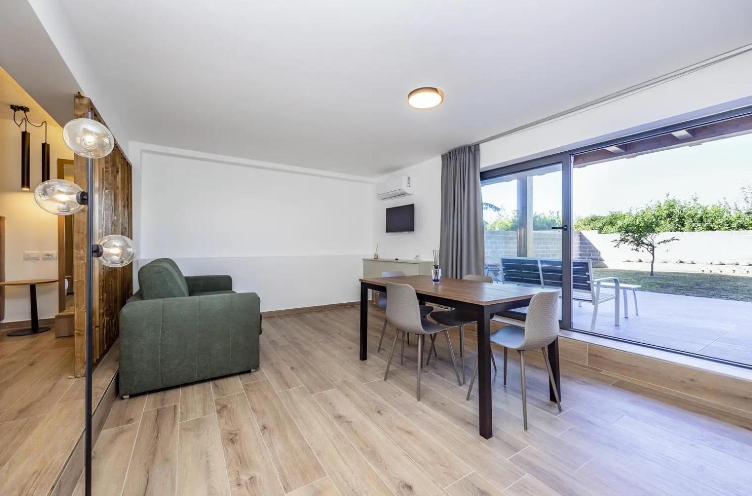 La Brisa Lejlighedshotel Capo dʼOrlando Eksteriør billede