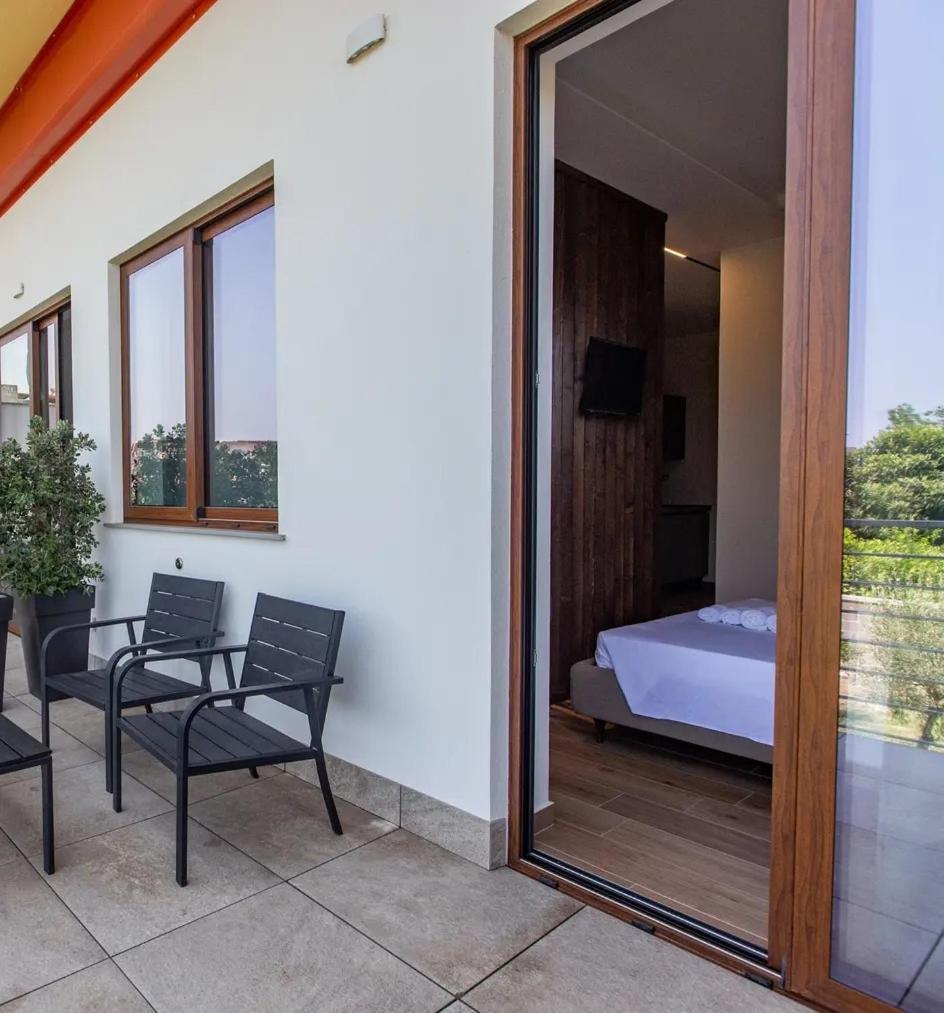 La Brisa Lejlighedshotel Capo dʼOrlando Eksteriør billede